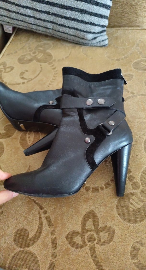 İnci Siyah Deri Tokalı Stiletto Topuklu Kadın Bot - Görsel 4