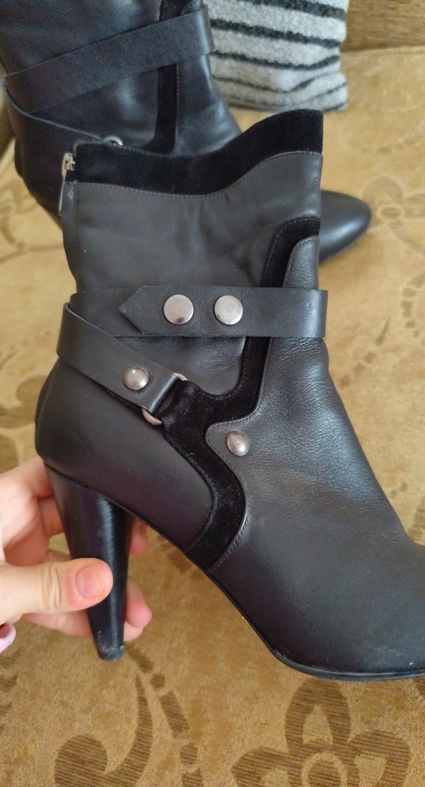 İnci Siyah Deri Tokalı Stiletto Topuklu Kadın Bot - Görsel 2