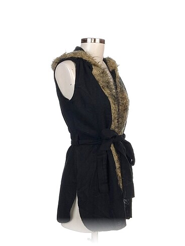 Batik Batik Yelek %70 İndirimli.