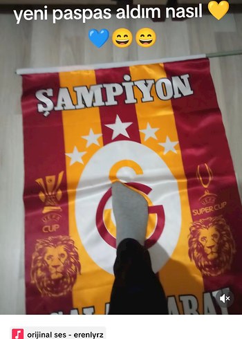 Kırmızı Baskılı Erkek Plaj Havlusu Velcro