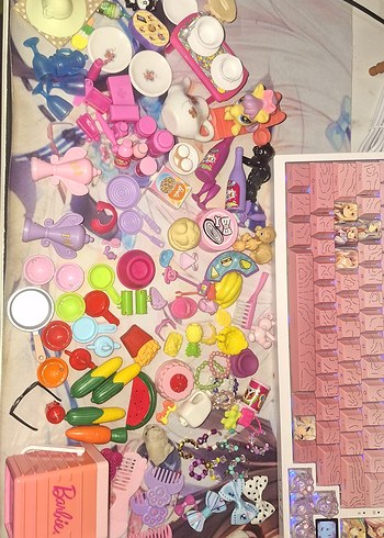 Barbie ve Miniş Aksesuarları - Renkli Mini Oyuncaklar - Görsel 4