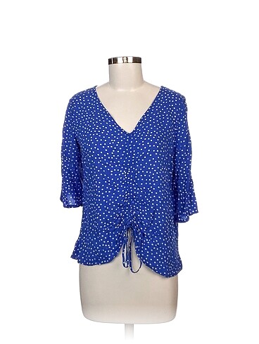 LC Waikiki Bluz %70 İndirimli.