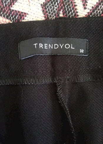 Kadın Siyah Midi Kumaş Pantolon - Görsel 2