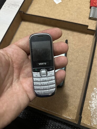 3 adet antika telefon Nokia 3310 vertu motorla - Görsel 4
