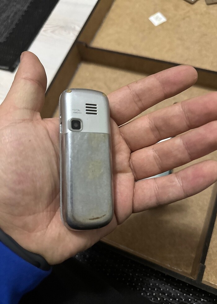 3 adet antika telefon Nokia 3310 vertu motorla - Görsel 5