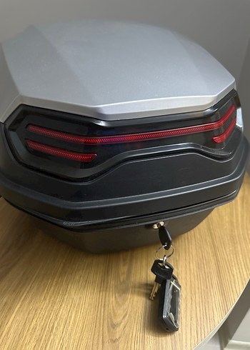 Siyah Kilitli motosiklet bagajı - Görsel 3