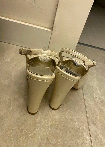 Diğer Beyaz Tokalı Stiletto Topuklu Kadın Abiye Ayakkabı