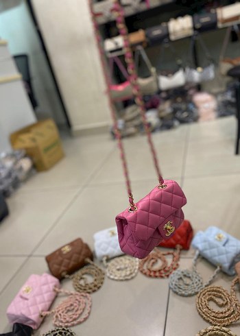 Diğer Zincir Detaylı Pembe Kadın Çanta