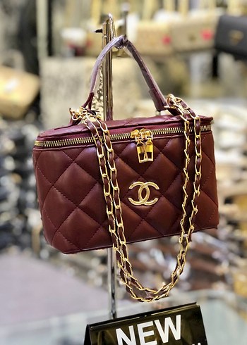 Zincir Detaylı Parlak Altın Kadın Çanta - Görsel 15