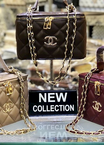 Zincir Detaylı Parlak Altın Kadın Çanta - Görsel 9