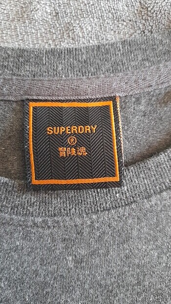 Superdry 9 ve 10 yaş tişört