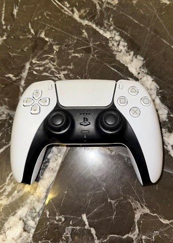 PlayStation 5 Kolu sapasağlam sorunsuz