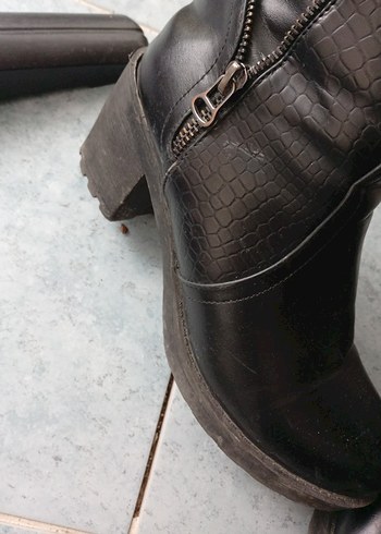 siyah Deri Kadın Bot, fermuar detaylı Topuklu - Görsel 3