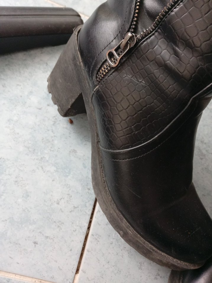 siyah Deri Kadın Bot, fermuar detaylı Topuklu - Görsel 3