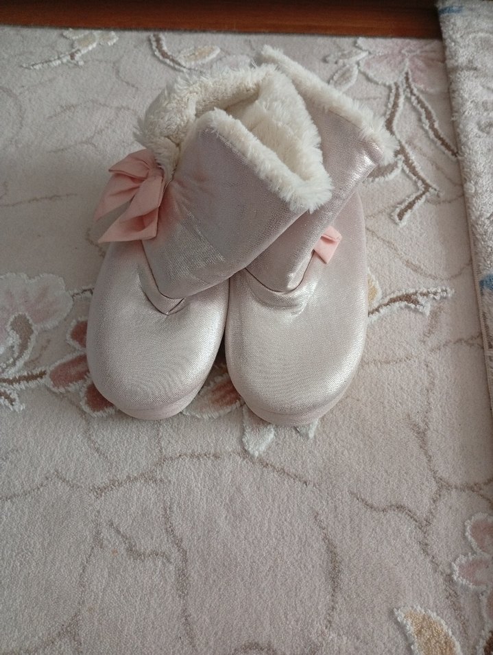 Kızlar için Pembe Kürklü Sıcak Ev Terliği - Görsel 2