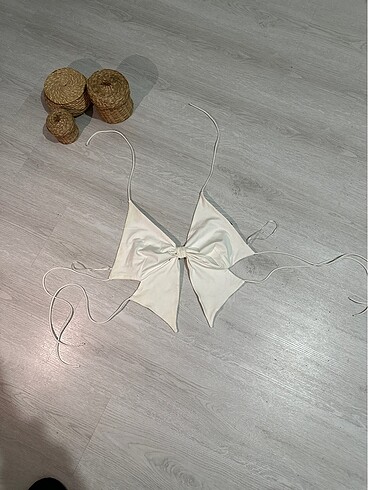 Zara fiyonk desen sırtı açık üst
