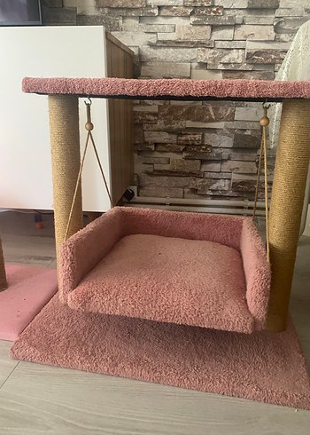 Pembe Pastel Tırmalama ve Dinlenme Alanı - Görsel 2