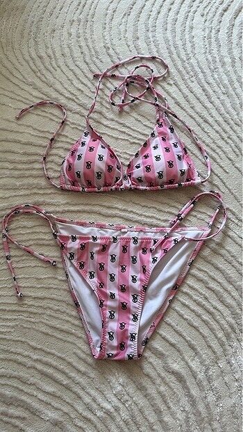 Victoria?s Secret bikini