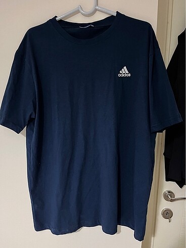 Adidas tshirt