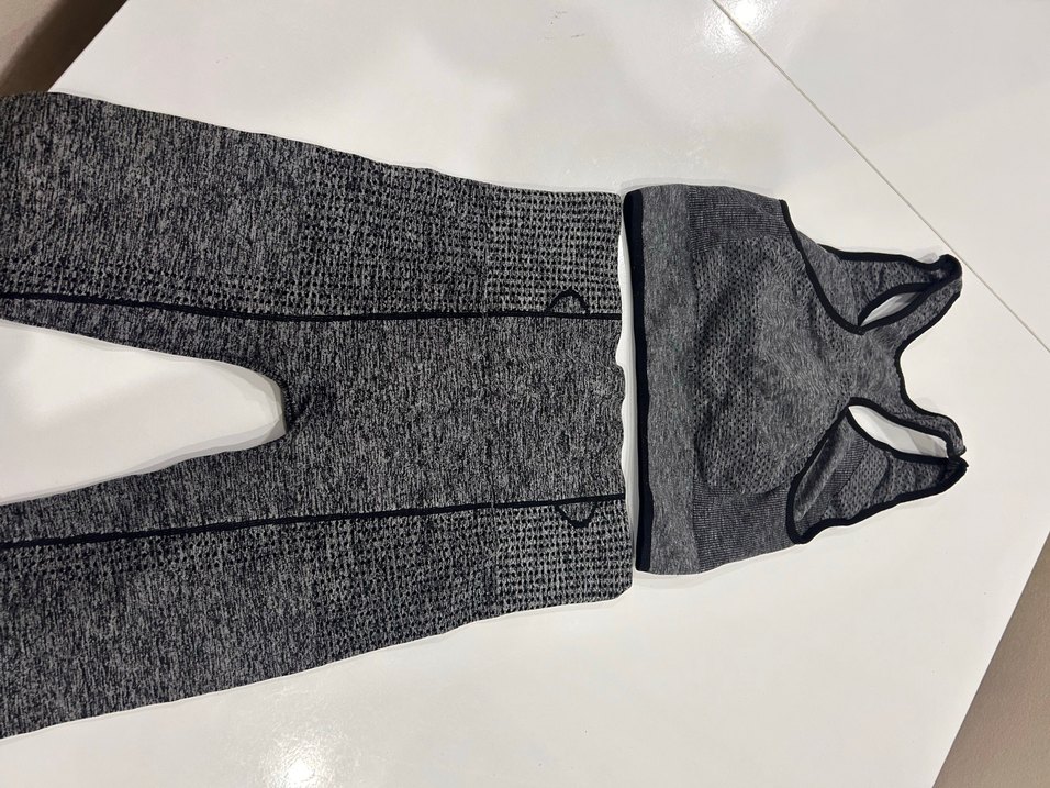 Gri Kadın Sporcu Atlet - Tayt Takım - Görsel 4