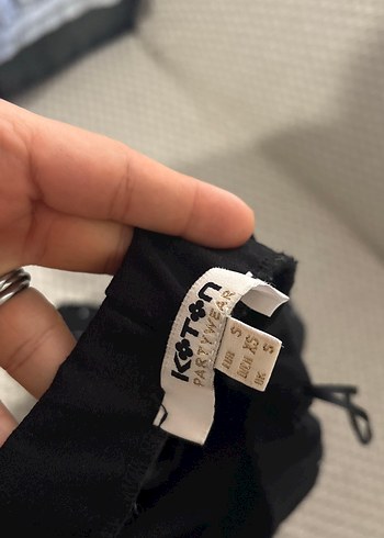 Siyah taşlı elbise - Görsel 2