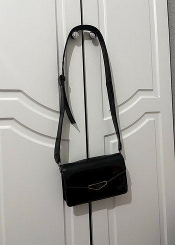 Kemer Detaylı Siyah Deri Kadın Çanta - Görsel 6