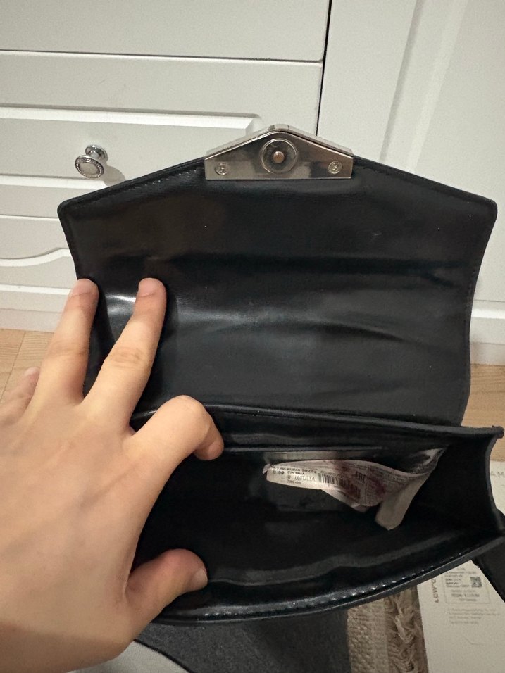 Kemer Detaylı Siyah Deri Kadın Çanta - Görsel 4