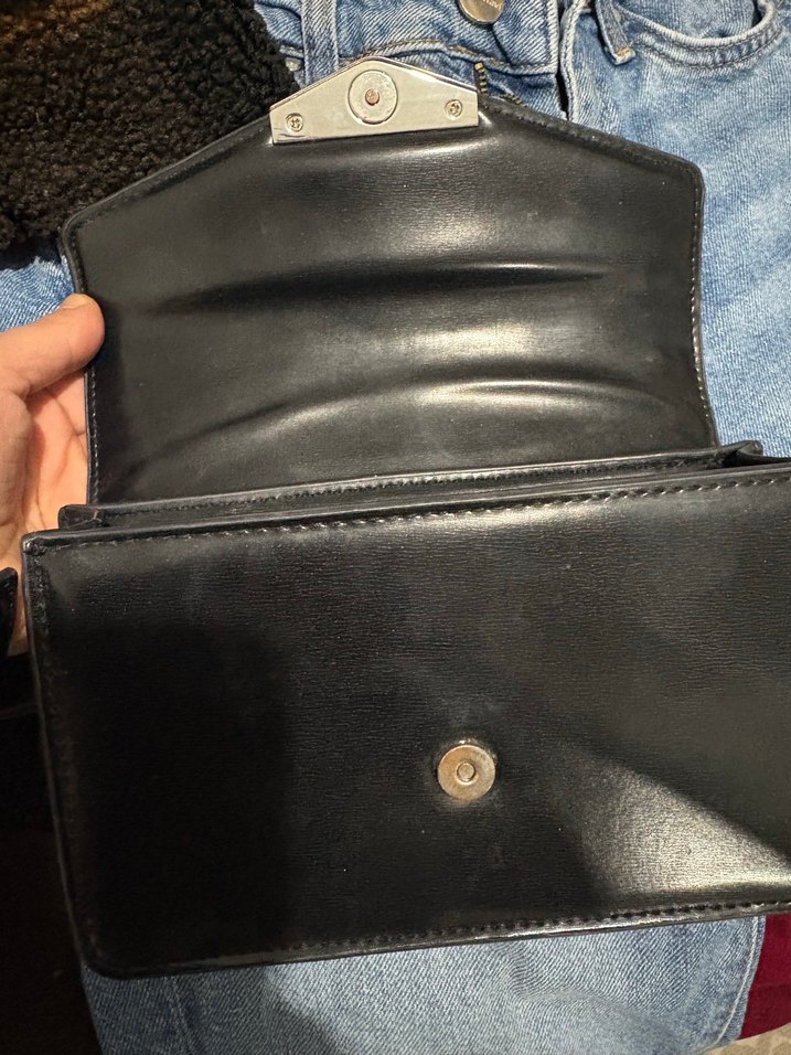 Kemer Detaylı Siyah Deri Kadın Çanta - Görsel 3