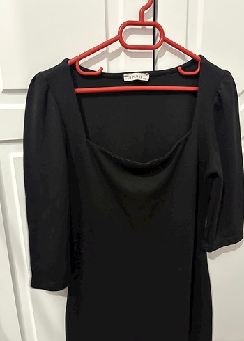 Siyah midi yırtmaçlı elbise - Görsel 2