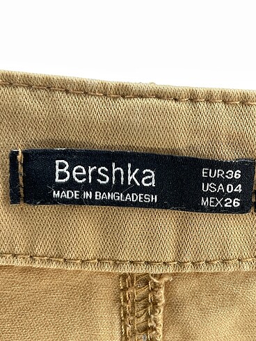 36 Beden çeşitli Renk Bershka Jean / Kot %70 İndirimli.