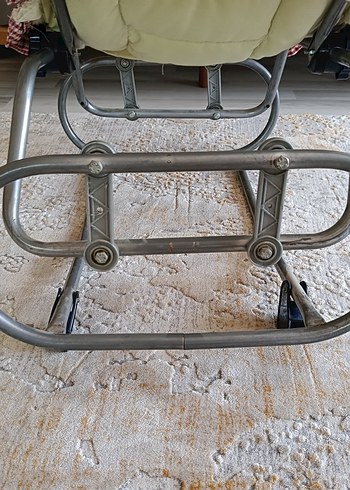 Diğer Sallanan ve ayarlanabilen ana kucağı.