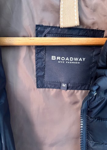 m Beden Broadway marka Düğmeli Kolsuz Kadın Yelek, Yüksek Yaka, Siyah
