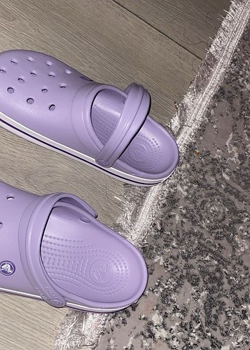 Crocs 37