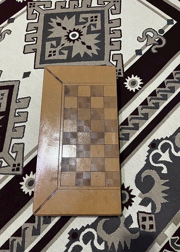 Kahverengi Ahşap Satranç ve Dama Seti