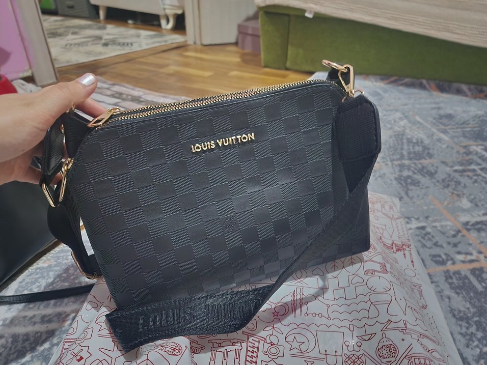 Siyah Deri Louis Vuitton Fermuarlı Çanta - Görsel 2