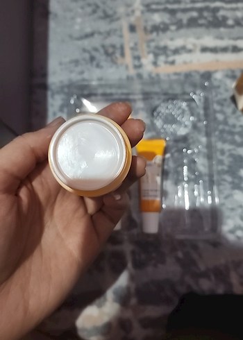 LAIKOU Vitamin C Aydınlatıcı Yüz Temizleyici Seti - Görsel 4