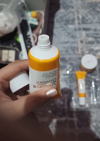 LAIKOU Vitamin C Aydınlatıcı Yüz Temizleyici Seti - Görsel 7