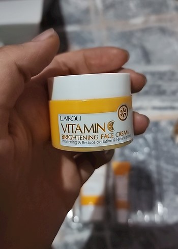 LAIKOU Vitamin C Aydınlatıcı Yüz Temizleyici Seti - Görsel 3
