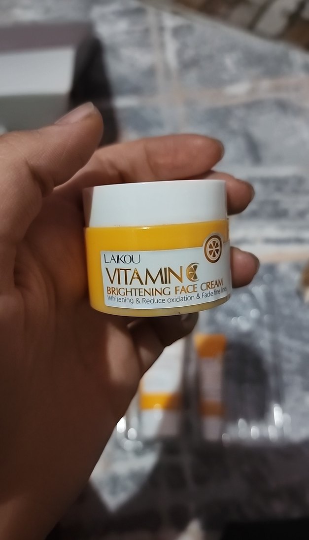 LAIKOU Vitamin C Aydınlatıcı Yüz Temizleyici Seti - Görsel 3