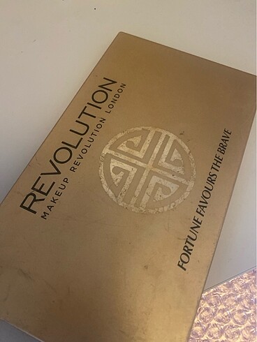 Revolution Far paleti