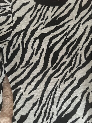xs Beden Bershka kışlık sırt dekolteli elbise zebra desen