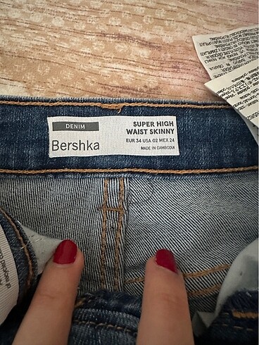 xs Beden Bershka dar paça kot pantolon