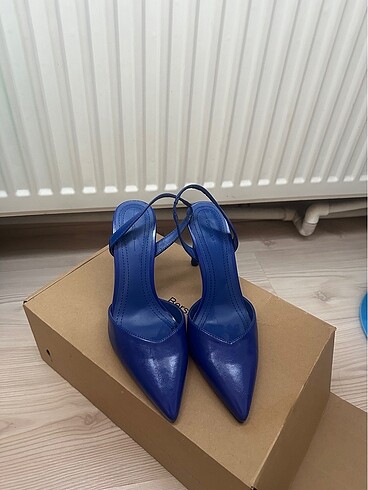 Stiletto topuklu ayakkabı