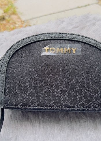  Beden Siyah Parlak Deri Tommy Çapraz Çanta
