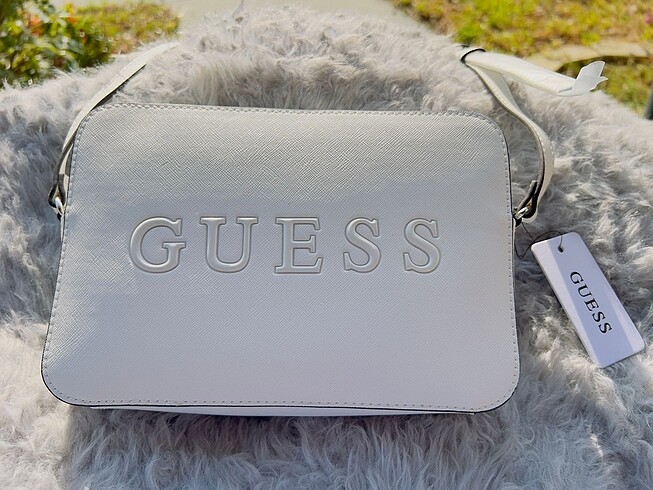 Amerikadan guess orijinal askılı çanta