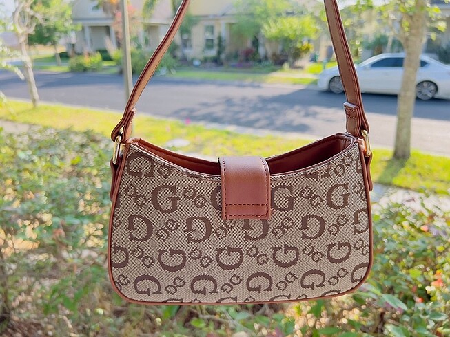Guess Amerikadan guess orijinal kol çantası