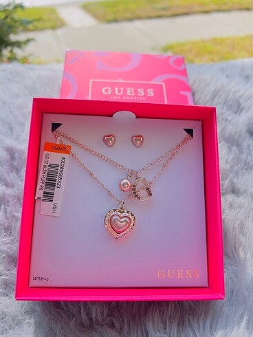 Guess orijinal rose 3 lü kolye ve küpe set