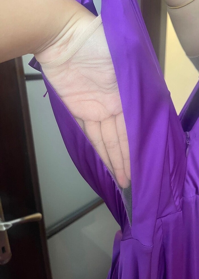 oleg cassini mor v yaka abiye - Görsel 2