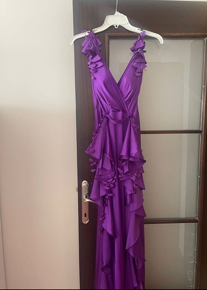 oleg cassini mor v yaka abiye - Görsel 4