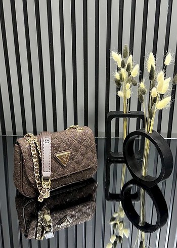 Beyaz Zincir Detaylı Modern Klasik Çanta - Görsel 4